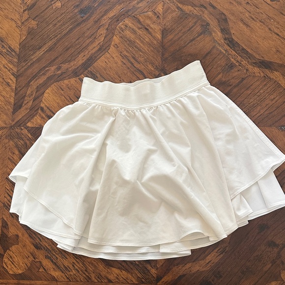 Lululemon Tennis Time skirt - white - Sz 2 - Picture 2 of 6
